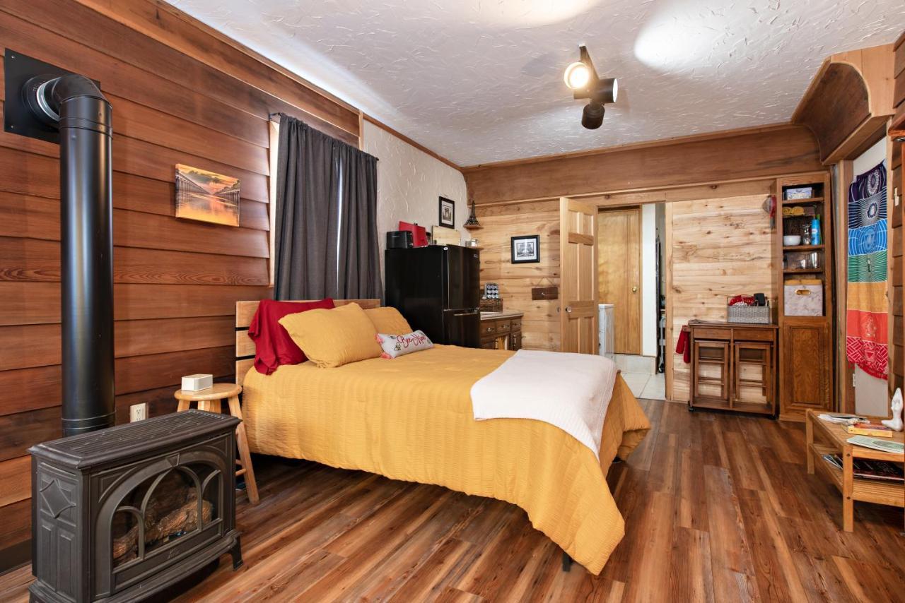 Wanderer Studio, An Off Grid Mountain Guest Studio With Fantastic Views Glenwood Springs Esterno foto